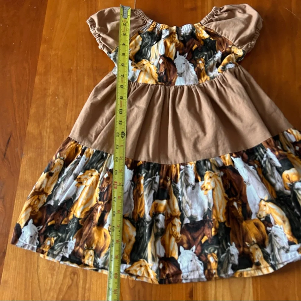 Girls horse themed dress peasant style tie back Size 4